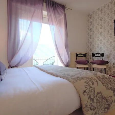 Lakeside Relais Casa de Férias